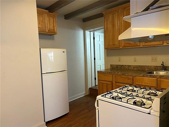 3rd image of 734 Orleans Ave #D