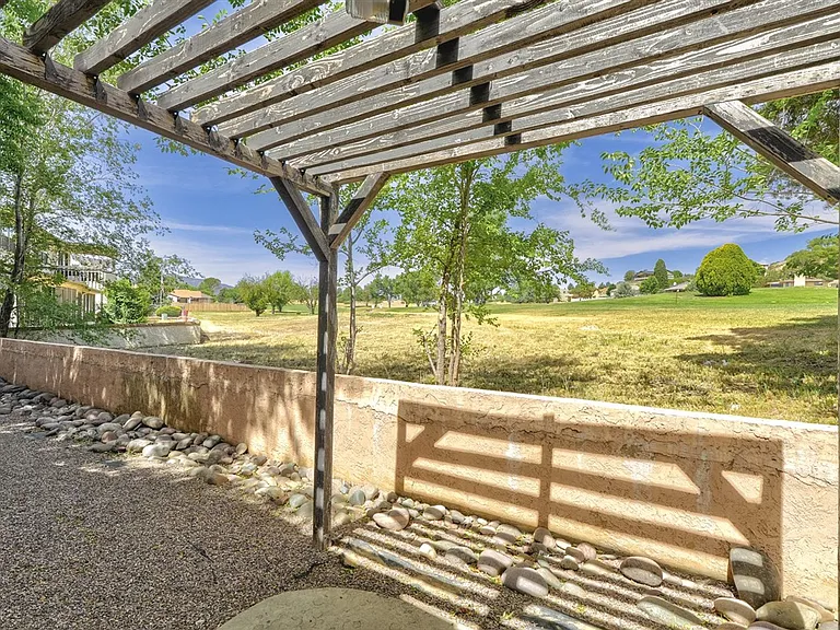 1298 N Tapadero Dr — Photo 20