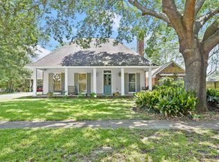 123 Reynaud Dr, Donaldsonville, LA 70346