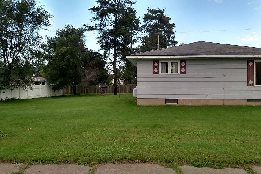 2nd image of 636 E Sagola Ave