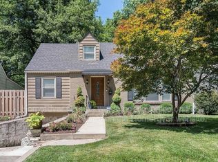 7592 Walnut St, Kansas City, MO 64114