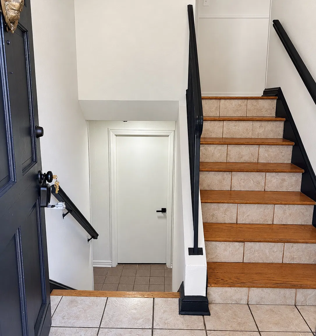 5 bed, 2000 sqft, $2,400 — Photo 3