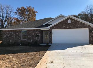 968 Roselawn St, Siloam Springs, AR 72761