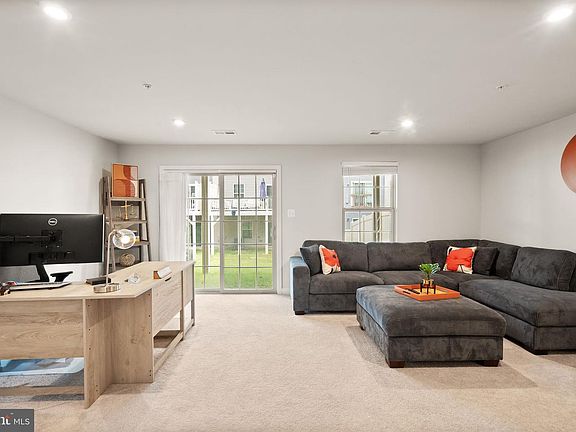 4th image of 16604 Caribbean Way