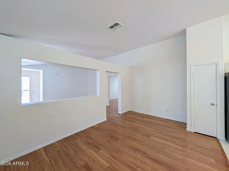 2824 W Angela Dr — Photo 18