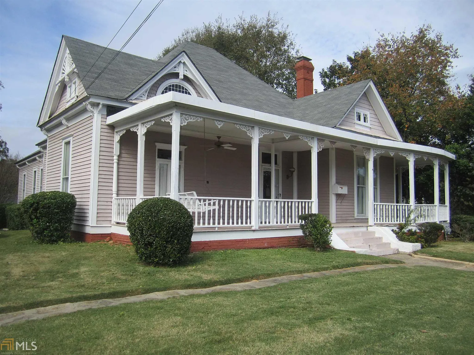 523 Thomaston St photo 1