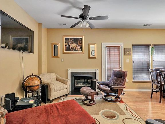 4th image of 9304 Silverbush Dr
