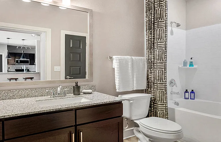 Brea Luxury Apartments — Photo 18