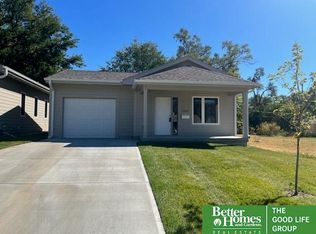 5329 N 36th St, Omaha, NE 68111