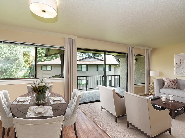 Del Mar Village Apartments — Photo 6