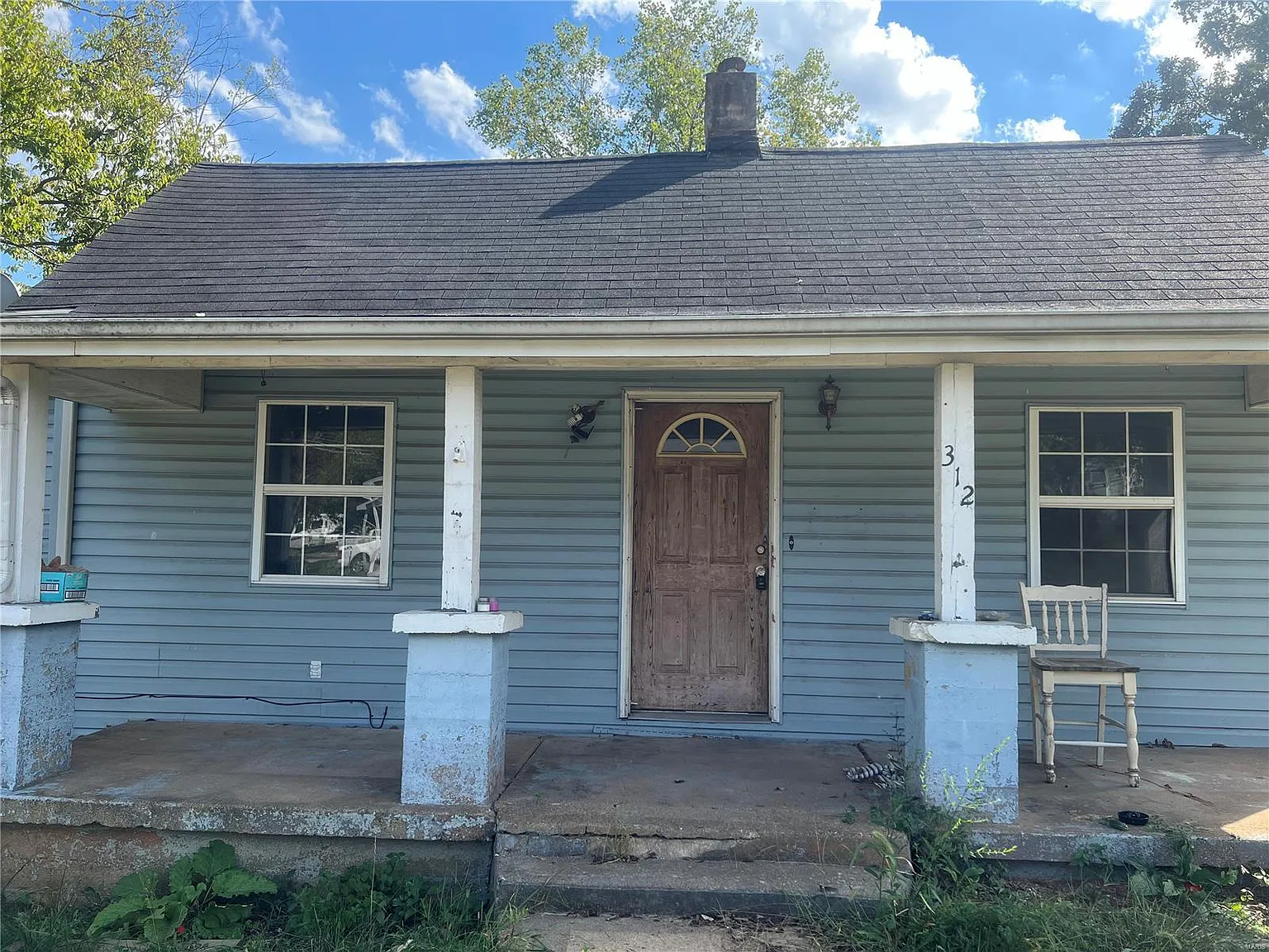 312 E Warner Dr photo 1