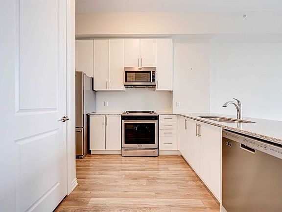 4th image of 511 Oak Park Blvd #150