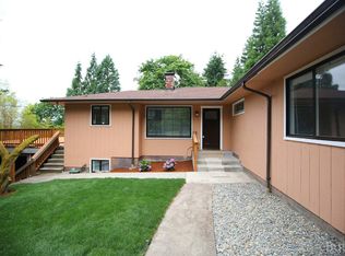 8231 Merrimount Dr, Mercer Island, WA 98040