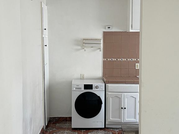 5th image of 3408 Chapman St #3