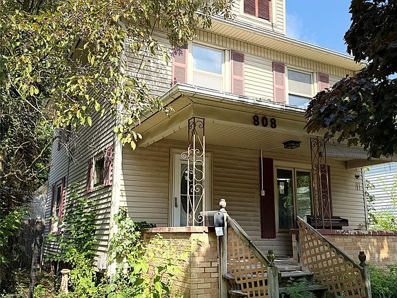 2nd image of 808 Division St