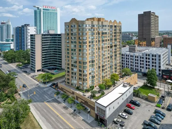75 Riverside Dr W #1204, Windsor, ON N9A 7C4