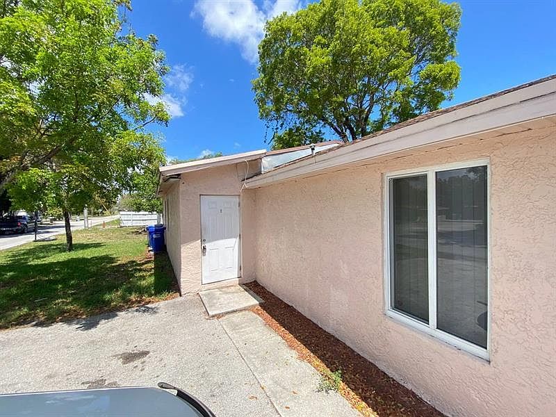 1st image of 140 NW 10th St