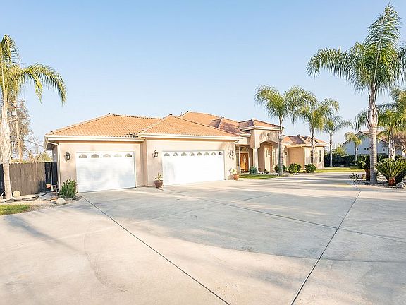 4th image of 32082 Manota Ct