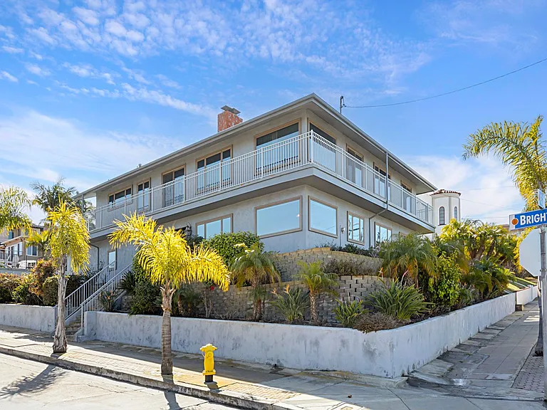 4495 Brighton Ave — Photo 1