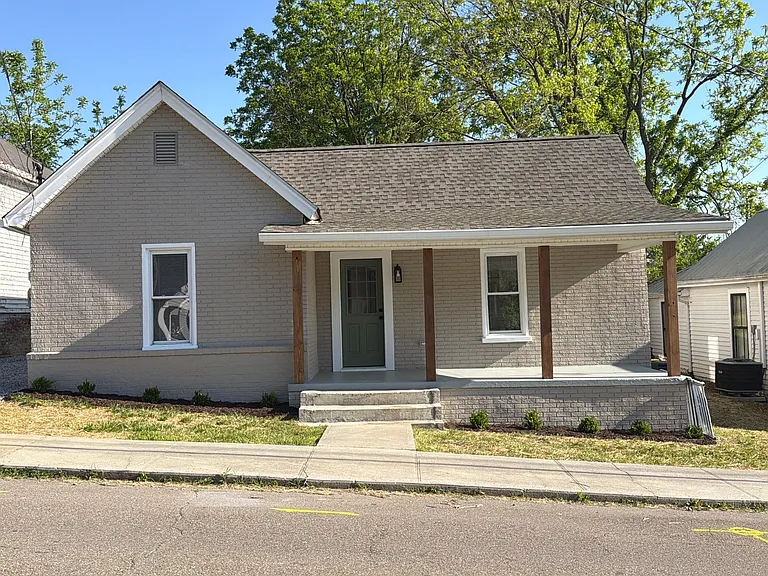 1227 Anderson St — Photo 1