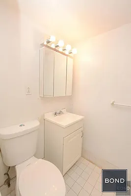 Rented by Bond New York | media 8