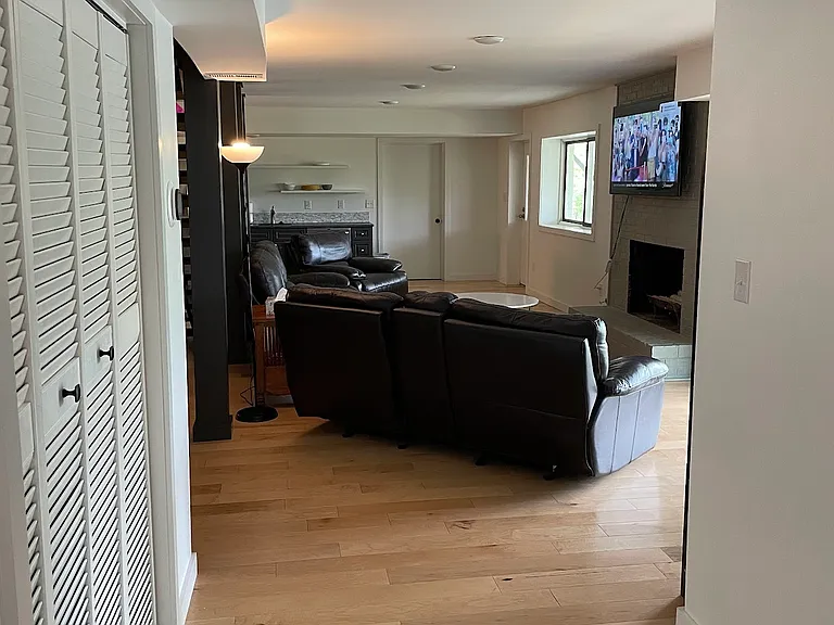 414 Shorecrest Dr — Photo 35