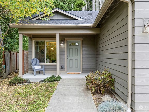 2nd image of 10630 NE Dawson Way