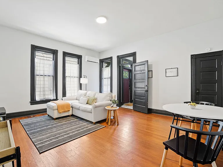 1232 W Washington Blvd — Photo 4
