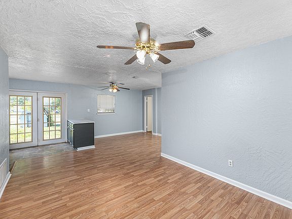 5th image of 6437 NW Compass Dr