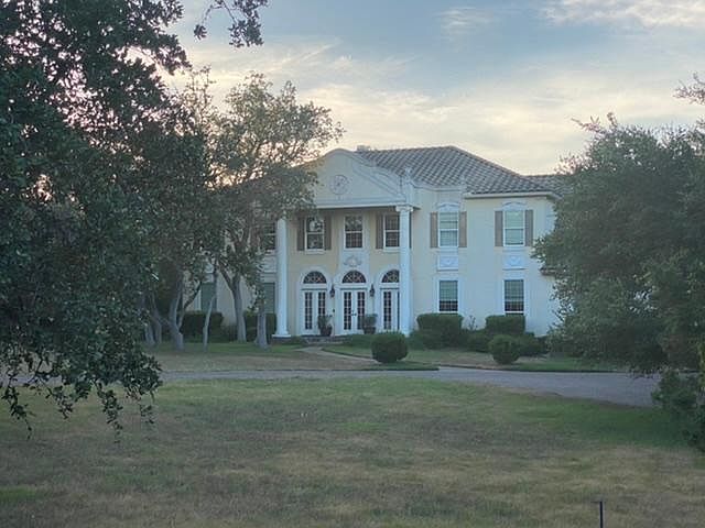 1st image of 334 Riverforest Dr