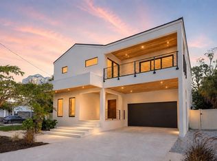 1681 Oak St, Sarasota, FL 34236