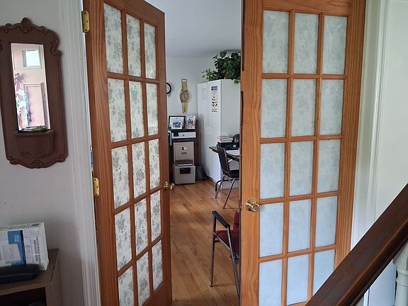 5th image of 15408 Langside St