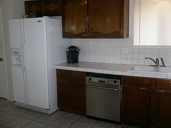 3rd image of 16903 Gleneagle Dr N