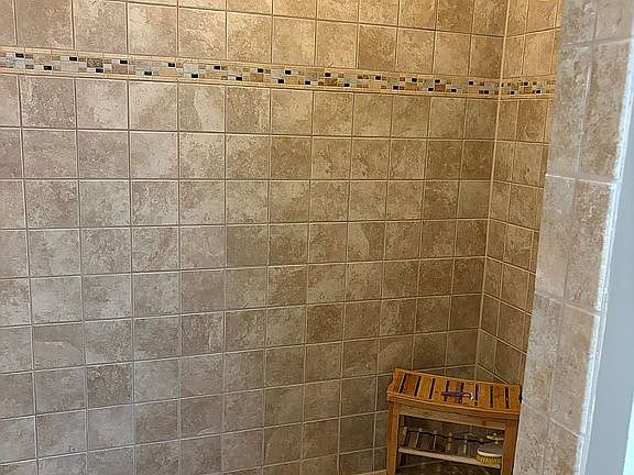 3rd image of 903 Morningstar Ln