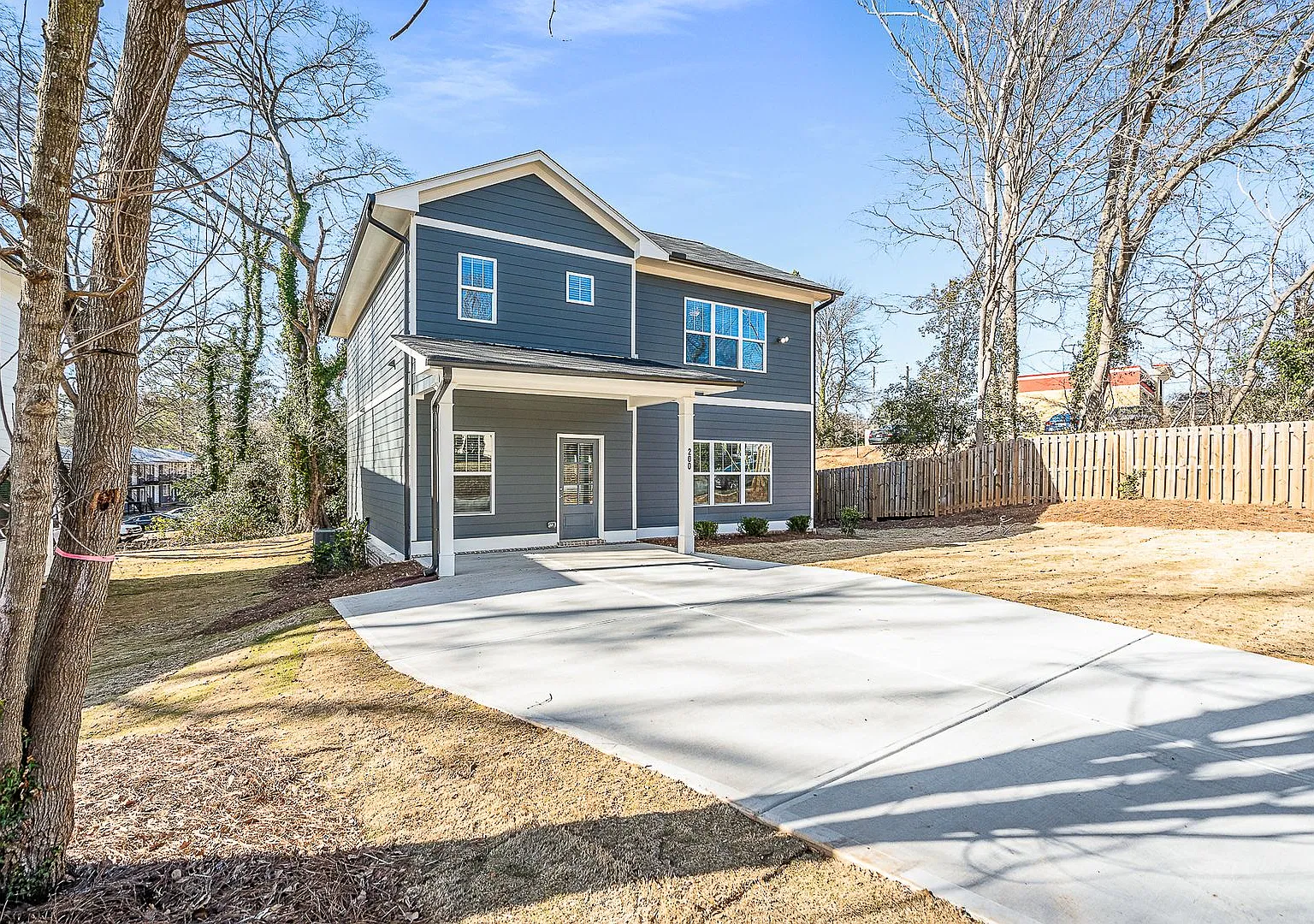 4 BR/ 3BA Near Downtown Athens — Photo 1
