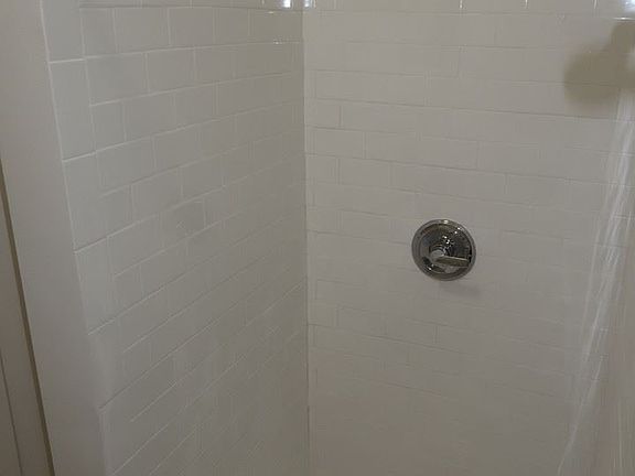 5th image of 81 9th St APT 205