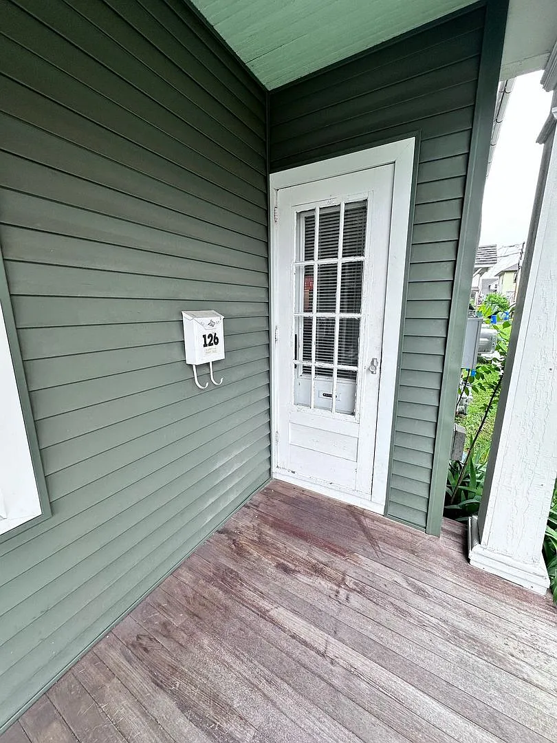 126-128 E Maple St — Photo 4