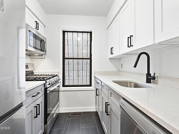 3rd image of 185 Tompkins Ave #2