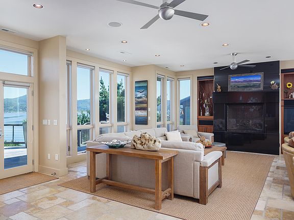 3rd image of 359 Salishan Dr