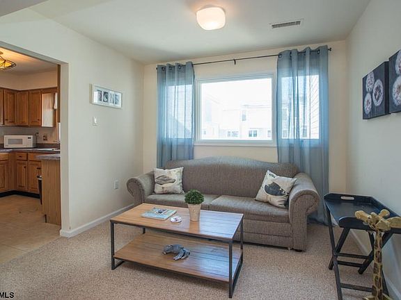3rd image of 920 Brighton Pl APT 4
