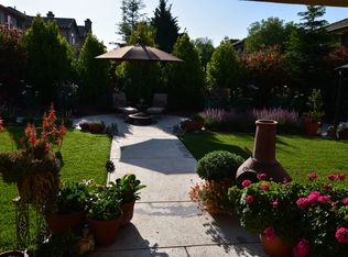 211 Royal Oaks Dr, West Sacramento, CA