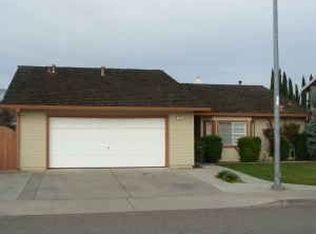 50 Obsidian Dr, Oakdale, CA 95361