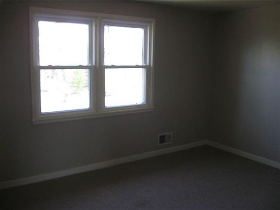 Upstaris bedrooms have great windows!