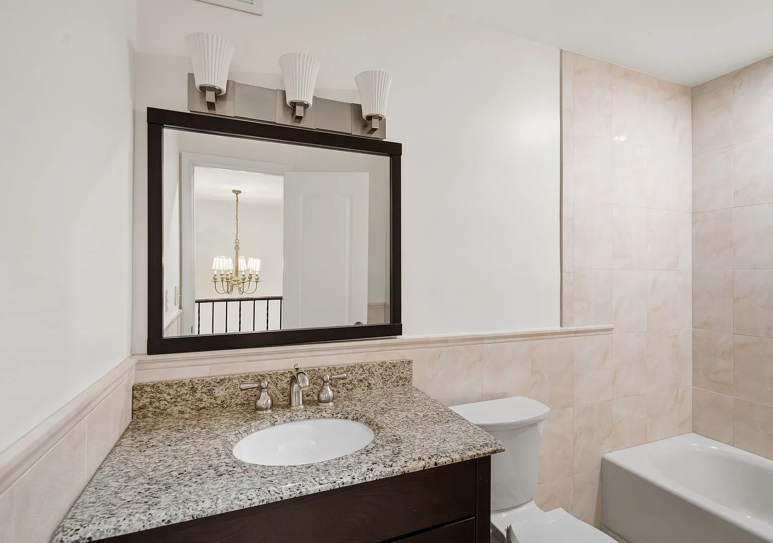 Charming Townhome with Serene Tree-Lined Setting — Photo 4