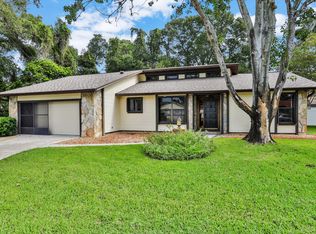 11 Brookside Ct, Ormond Beach, FL 32174