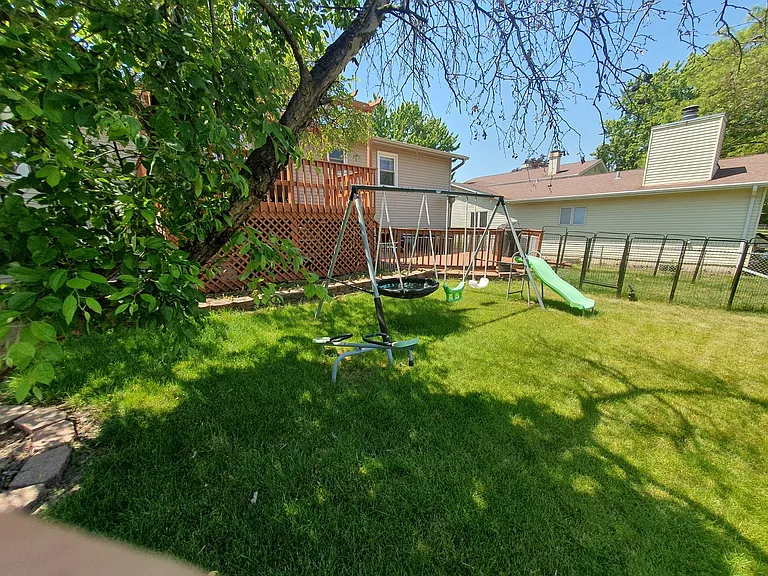 3535 Treaty Ln — Photo 20