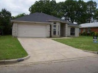 6020 Maceo Ln, Fort Worth, TX 76112