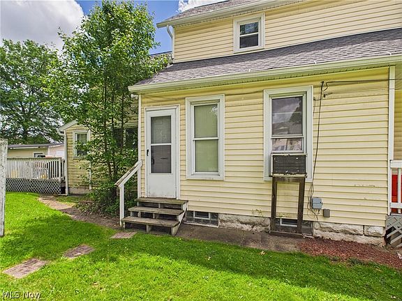 3rd image of 665 Kling St