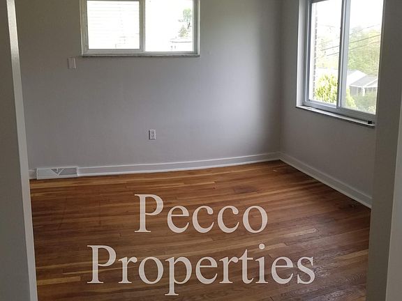 3rd image of 810 Berwin Ave