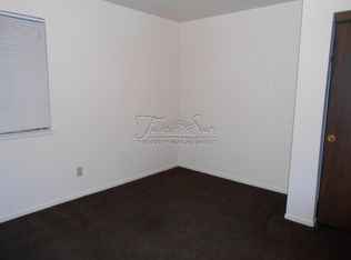 1976 Carleton St, Redding, CA 96002
